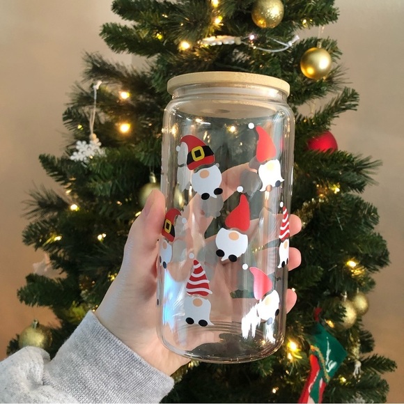 Christmas Gnomes Glass 16 oz cup - Picture 1 of 2